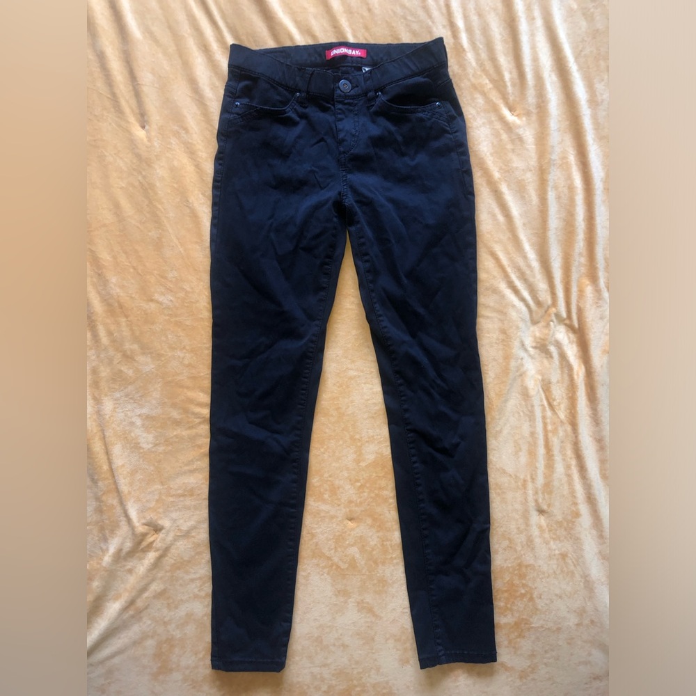 Union bay Hayden Bootcut uniform pant size 5, rarely worn